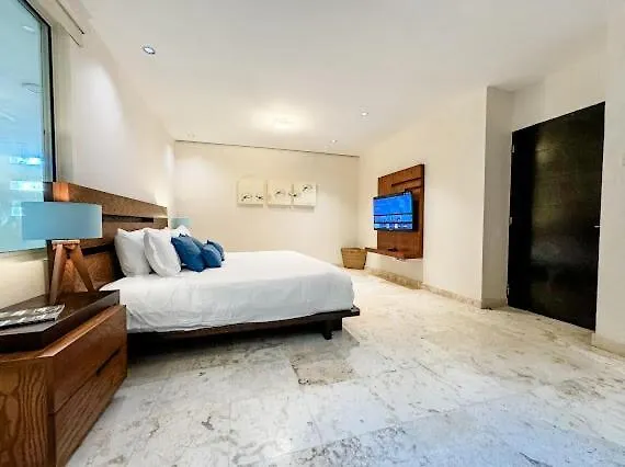 Luxury Poolfront 2br Ocean View Club Playa del Carmen